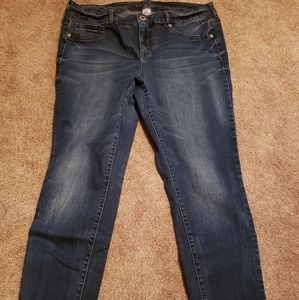 Maurices jeans